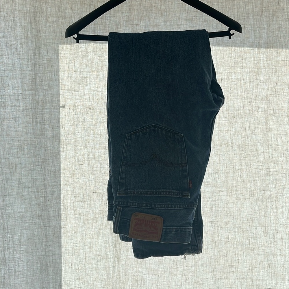 Levi’s 516 medium wash